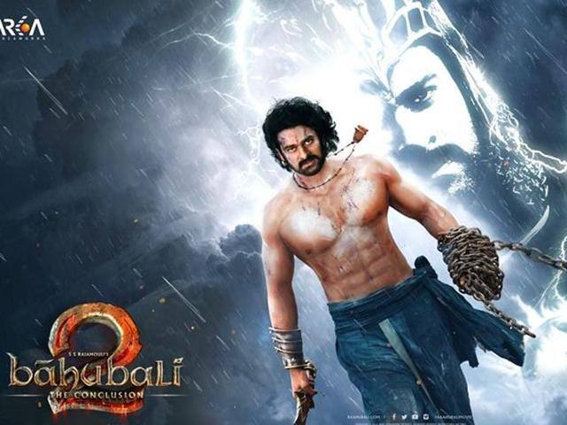 મહાભારત પર ફિલ્મની વાત કરીએ તો આ ફિલ્મ એક બે નહીં પણ ત્રણ ભાગમાં રિલીઝ થશે અને તેને બનાવવામાં અંદાજે 4-5 વર્ષનો સમય લાગશે. મહાભરત પર ટીવી સીરિયલ્સ અને ફિલ્મો ચોક્કસ બની છે પરંતુ બાહુબલીના ડાયરેક્ટરે આ ફિલ્મને સુપરહિટ બનાવવા માટે કંઈક અલગ જ વિચાર્યું છે.