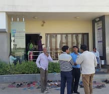 ગીર સોમનાથની હોટલમાં 3 વેઈટરના શંકાસ્પદ મોત, 4 ની હાલત ગંભીર