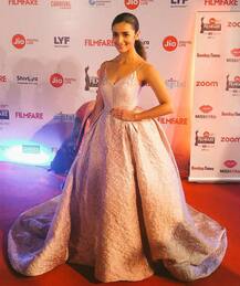 62nd Filmfare Awards: રેડ કાર્પેટ પર આવો હતો સ્ટાર્સનો અંદાજ, જુઓ તસવીરો