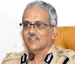 અસ્થાનાને ડિરેક્ટર બનાવવા જેમને ખસેડાયા હોવાના આક્ષેપ થયા તે આર.કે.દત્તા અને મહારાષ્ટ્ર કેડરના આઈપીએસ અધિકારી સતિશ માથુર પણ રેસમાં સામેલ છે. દત્તા સીબીઆઈમાં સ્પેશિયલ ડિરેક્ટર હતા. માથુર અગાઉ સીબીઆઈમાં કામ કરી ચૂક્યા છે, મુંબઈના 1993ના બ્લાસ્ટની તપાસ તેમણે કરી હતી. (PIC: સતિશ માથુર)