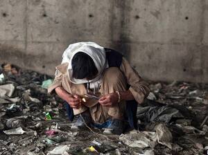 બંધાણીઓએ દાવો કર્યો છે કે તેઓ વર્ષોથી પોષના ડોડા કે ચૂરાનું ઔષધિ તરીકે સેવન કરે છે. માર્ચ 2016થી સરકારે લગાવેલા પ્રતિબંધથી તેમના જીવન જીવવાના અધિકારનું હનન થતુ હોવાની અરજી કરવામાં આવી છે.