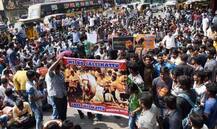 જલ્લીકટ્ટુ પર રોક લગાવવાની અરજી પર સુનાવણી કરવાનો સુપ્રીમ કોર્ટનો ઇનકાર