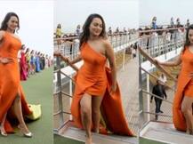 Lakmé Fashion Week: ઓરેંજ ડ્રેસમાં આવો હતો સોનાક્ષીનો અંદાજ, જુઓ તસવીરો 