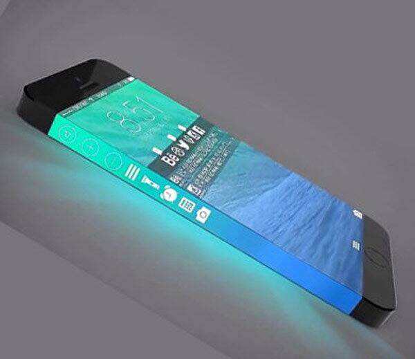 રૂમર્સમાં iPhone 8ના અન્ય ફિચર્સ પણ સામે આવ્યા છે જે આ પ્રમાણે છે. ફેસિયલ સેન્સરની સાથે લેસર સેન્સર અને ઇન્ફ્રારેડ સેન્સર હશે. બધા સેન્સર ફ્રન્ટ કેમેરાની બાજુમાં આવશે. વાયરલેસ ચાર્જિંગ ફેસિલીટી પણ હશે. ઓગમેન્ટેડ રિયાલિટી ફિચર્સ પણ નવા મૉડલ સાથે સપોર્ટેડ હશે. એપલ કટિંગ એજ ફિચરના બ્લન્ડરને પણ સુધારી શકે છે. એનાલિસ્ટ Arcuri અનુસાર, એપલ નવા મૉડલ 'iPhone 10' અથવા 'iPhone X'ને 'yuge' અને 'supercycle' સાથે અપગ્રડે પણ કરી શકે છે.