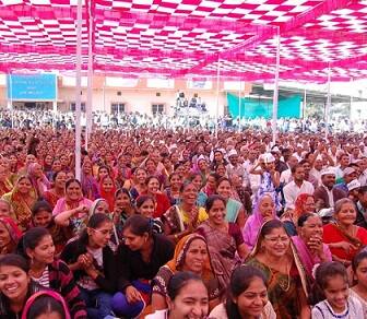 હાર્દિકે કહ્યું કે, સાવજની ગર્જના સાંભળવા જંગલમાં નહી પરંતુ ઝાલાવાડમાં જવુ પડે. પાટડી તાલુકાના ઉમા સંકુલ ખાતે પાટોત્સવમાં આવેલા હાર્દિક પટેલ ખેરવાથી માલવણ બાઇક રેલી દ્વારા પહોંચ્યો હતો. તેનું 'જય સરદાર, જય પાટીદાર' ના ગગનભેદી નારા સાથે ભવ્ય સ્વાગત કરાયુ હતું. 