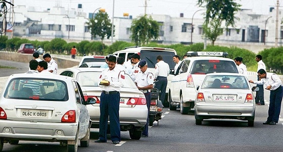 New traffic rules implemented in Punjab New Traffic Rules: ਪੰਜਾਬ 'ਚ ਨਵੇਂ ਟਰੈਫਿਕ ਨਿਯਮ ਲਾਗੂ, ਕਾਰ ਚਲਾਉਣ ਵਾਲੇ ਜ਼ਰਾ ਧਿਆਨ ਨਾਲ ਪੜ੍ਹਨ ਇਹ ਖ਼ਬਰ