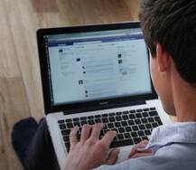 ભુજઃ સાળીના બોયફ્રેન્ડને FB પર બતાવ્યો કોલગર્લ એજન્ટ, સાથે મૂક્યા 10 યુવતીઓના ફોટા