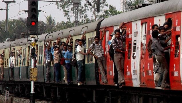 19 suburban railway stations set to get a makeover amrut bharat yojana marathi news मुंबईतील 19 स्थानके होणार अद्यावत, अमृत भारत स्थानक योजनेअंतर्गत पंतप्रधान करणार कामाच्या शुभारंभ
