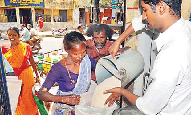 Aadhaar Data Leaked : தமிழ்நாடு பொது விநியோகத் திட்டத்தின் 50 லட்சம் ஆதார் தரவுகள் கசிந்தன!