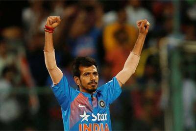 ક્રિકેટમાં ચહલે લોકોનું ધ્યાન પોતાના તરફ ચેમ્પિયન્સ લીગ ટી-20ની એક ફાઇનલથી ખેંચ્યું હતું. તેમાં તેણે મુંબઈ ઇન્ડિયન્સ માટે રમતા રોયલ ચેલેન્જર્સ બેંગલોર સામે 2 ઓવરમાં 9 રન આપીને 3 વિકેટ ઝડપી હતી. તેની આ બોલિંગના કારણે મુંબઈને 2013નું ટાઇટલ જીત્યું હતું. ત્યાર બાદ તેનો RCB સાથે કોન્ટ્રાક્ટ થયો હતો.