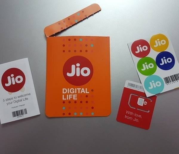 અહેવાલ અનુસાર જિયોની સેવાઓની અસર અન્ય કંપનીઓ પર પણ દેખાઈ રહી છે. આ તમામ કંપનીઓએ પોતાનું અસ્તિત્વ ટકાવી રાખવા માટે ઘણુંબધુ કરવું પડશે, ખાસ કરીને 4જી સેગમેન્ટમાં કામ કરવું પડશે.