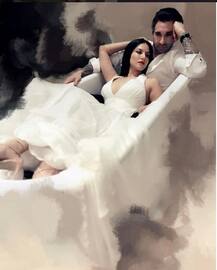 સનીએ પતિ ડેનિયલ સાથે બાથટબમાં કરાવ્યુ ફોટોશૂટ