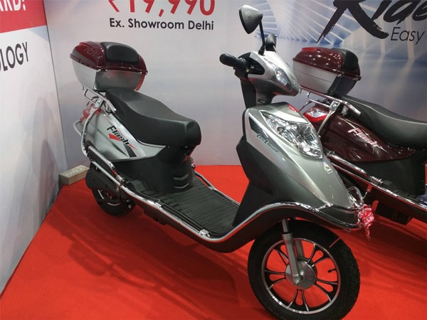 Electric Scooter: 60 हजार रुपये से कम कीमत में मिल रहे हैं ये शानदार इलेक्ट्रिक स्कूटर, जानें फीचर्स
