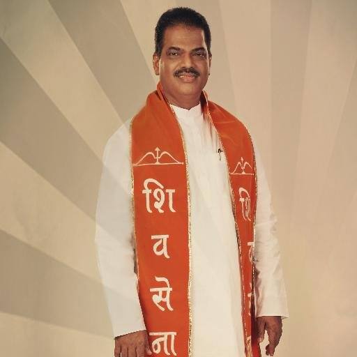 શિવ સેનાને બીજો મોટો આંચકો મુલુંડમાં લાગ્યો હતો. મુલુંડના પ્રભાકર શિંદે છેક ૧૯૭૦થી ગાવહનપાડા વિસ્તારમાં શિવ સેનાના પાયારૂપ કાર્યકર અને નેતા હતા. વળી,પ્રભાકર શિંદેએ ૨૦૦૦માંપાલિકામાં શિવ સેનાના નેતા તરીકે પણ મહત્વની કામગીરી કરી હતી.આમ છતાં કેટલાક કારણોસર પ્રભાકર શિંદેના મનમાં પણ નારાજીનો નાનો પરપોટો રમતો હતો.જોકે નારાજીનો આ પરપોટો બરાબર પાલિકાની ચૂંટણી ટાણે જ મોટા સ્વરૂપે બહાર આવ્યો. એટલે કે પ્રભાકર શિંદેએ પણ અચાનક જ શિવ સેનાનો કિલ્લો છોડીને ભાજપના મહેલમાં પ્રવેશ કરી લીધો છે.