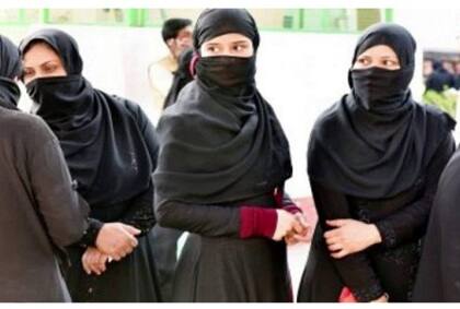 જો કે ફેમિલી કોર્ટે ટ્રિપલ તલાકને યોગ્ય ના ગણાવતાં તેમની અરજીને ફગાવી દીધી હતી. તેના પગલે બંનેએ હાઇકોર્ટમાં પિટિશન કરી માંગણી કરી કે બંને પક્ષે સહમતિ સધાઈ ગઈ છે અને બંને એકબીજાથી અલગ થવા માંગે છે ત્યારે કોર્ટે હુકમ કરવામાં કોઈ વાંધો લેવો જોઈએ નહિ. હાઇકોર્ટે આ રજૂઆતને સ્વીકારી લીધી છે.