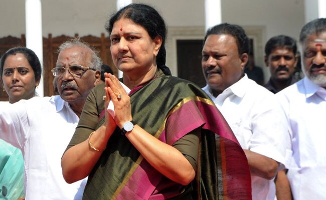 VK Sasikala Audio Leak: VK Sasikala Audio Leaks Drama AIADMK Expells 16 Party Cadres Calling VK Sasikala's Audio Leaks A 'Drama', AIADMK Expels 16 Party Cadres For Interacting With Her
