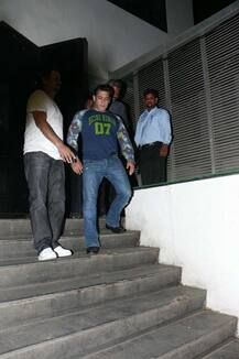 \'ટ્યુૂલાઈટ\'ની પાર્ટીમાં સાથે દેખાયા સલમાન અને યુલિયા, આમ કર્યુ એન્જોય