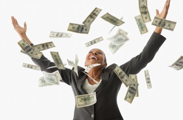 અભ્યાસુઓનું કહેવું છે કે, વ્યકિતની હાથની આંગળીની લંબાઇ માપીને ટેસ્ટોસ્ટેરોનનું એકસપોઝર જાણી શકાય છે સાદી ભાષામાં સમજીએ તો જે પુરૂષોની ઇન્ડેકસ એટલે કે પ્રથમ ફિંગર કરતાં રિંગ ફિંગર લાંબી હોય તેઓ વધુ કમાણી કરી શકે છે.