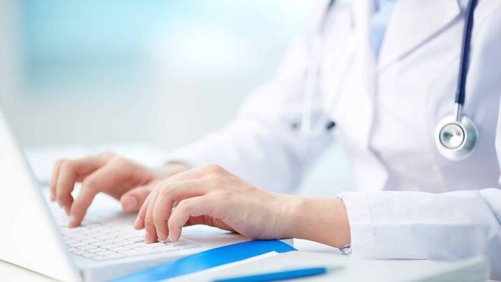 સ્ત્રીઓ માટે આ વાત સાવ જ વિપરીત છે. મહિલાઓમાં આ બન્ને ફિંગરની લંબાઇ વચ્ચે જેટલો ઓછો તફાવત હોય એટલું તે વધુ પૈસા કમાઇ શકે છે. વ્યકિતની આંગળીની લંબાઇ ગર્ભકાળ દરમ્યાન ટેસ્ટોસ્ટેરોન હોર્મોનનું એકસપોઝર બતાવે છે.