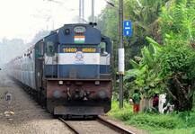 રેલવે હવે ટ્રેનમાં રાખશે ડોક્ટર્સ, ગંભીર સ્થિતિ માટે પણ દરેક સ્ટેશને હશે વ્યવસ્થા