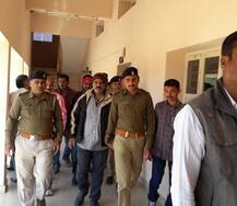  નલિયા સેક્સકાંડઃ યુવતીઓને નેતાઓ સુધી પહોંચાડવાનું કામ કરતી ‘ભાભી’ કોણ?, જાણો ચોંકાવનારો ખુલાસો