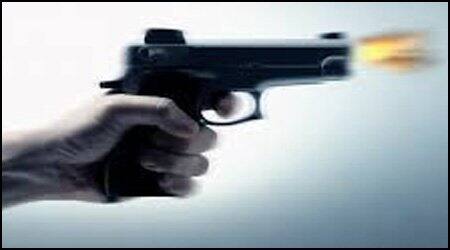 સમગ્ર બાબતે પોલીસે તપાસ હાથ ધરી છે. પ્રાથમિક તપાસમાં સામે આવ્યું છે કે, ઉત્તરાયણ સમયે કરાયેલા ફાયરિંગનો બદલો લેવા માટે ત્રણ શખ્સો ફાયરિંગ કરીને ફરાર થઈ ગયા છે.