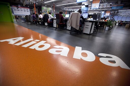 Alibaba Share Price detention of man named ma in china sent alibaba share price crashing Alibaba Share Price: चीन में किसकी गिरफ्तारी से कंपनी के शेयर हुए धड़ाम, एक झटके में घट गई इतनी अरब वैल्यू