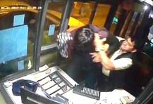 Video: પૂર્વ ચેરમેનની ગુંડાગીરી, ID માગ્યુ તો ટોલ કર્મચારી સાથે કરી મારપીટ, બુથમાં કરી તોડફોડ