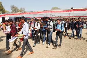 રોજગાર અને તાલીમ નિયામકની વેબસાઇટ http:/employment.gujarat.gov.in તથા http:/talimrojgar.gujarat.gov.in પર પણ જરુરી વિગતો મૂકવામાં આવેલ છે. જે રોજગાર વાંચ્છુઓ રોજગાર કચેરીના રજિસ્ટર ઉપર નોંધાયેલ નથી તેમને પણ આ મેગા જોબફેરમાં ભાગ લેવાની છૂટ છે અને તેઓનું મેળાના સ્થળે ઓન-ધ-સ્પોટ રજિસ્ટ્રેશન કરવામાં આવશે.