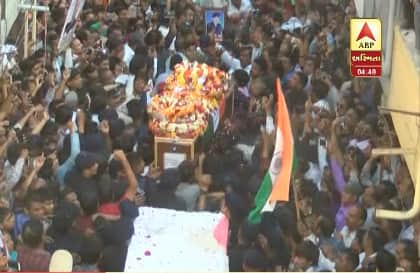મીડિયા સાથેની વાતચીતમાં ગોપાલસિંહના પિતા મુનિમસિંહ ભદોરિયાએ જણાવ્યું કે, જ્યારે મારો દીકરો શહીદ થયો તેવા સમાચાર આવતા હું સ્તબ્ધ થઇ ગયો હતો અને મારા મોંઢામાંથી શબ્દો પણ નીકળ્યા નહોતા. 