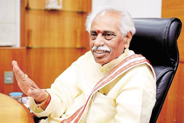 અમદાવાદ: આજે કેંદ્રીય શ્રમ મંત્રી બંડારૂ દત્તાત્રેય ગુજરાતની મુલાકાતે છે. બંડારૂ દત્તાત્રેય આજે અંકલેશ્વરમાં ઇએસઆઇસી હોસ્પિટલનો ઉદ્ઘાટન કરશે..