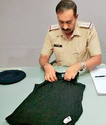 તલાટીની પરીક્ષામાં હાઈટેક ટેક્નોલોજીથી ચોરી કરતા 2 વિદ્યાર્થી ઝડપાયા