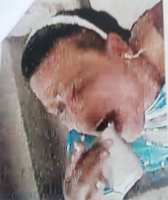  આરોપી જીતુ મુળ રાજકોટના પડધરીનો છે અને તે તેના ભાઇ મહેશ ઉર્ફે પ્રવિણ ઉર્ફે પકો ઝવેરભાઇ પરમાર અને તેના અન્ય સાથીદાર પરબત રાઠોડ સાથે મળી નકલી વ્યંઢળ બનતા. વ્યંઢળનો સ્વાંગ રચી ત્રણેય શખ્સો હાઇફાઇ કારમાં યજમાનવૃત્તિ કરવા જતા અને એકલ દોકલ મહિલાના ઘરમાં ઘૂસીને ધાર્મિક વિધી કરવાની વાતોમાં ભોળવીને પૈસા લઇને વિધી કરીને આવીએ તેમ કહી ફરાર થઇ જતા.