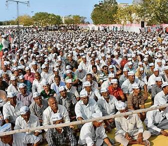  હાર્દિકે પાટીદાર મહિલાઓને સલાહ આપી હતી કે, ભાજપનો કોઇપણ હોદ્દો ધરાવતા હો તો રાજીનામા આપી દો. હું ક્યારેય મત માગવા નહીં આવું, હંમેશા સમાજનું કામ કરતો રહીશ. ક્યારેય કોઇ પક્ષમાં જોડાવવાનો નથી માત્ર સમાજ સાથે જોડાયેલો રહીશ.