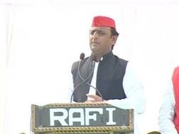 અખિલેશે અમિતાભ બચ્ચન પર સાધ્યું નિશાન, કહ્યું- 'ગુજરાતના ગધેડાઓનો પ્રચાર બંધ કરો'