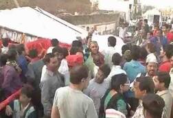 અલાહાબાદ : રાહુલ-અખિલેશની સભાનુ સ્ટેજ ધરાશાયી, કોઈ જાનહાનિ નહી