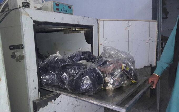 ચંડીગઢઃ પંજાબના બઠિંડામાં એરફોર્સના એક જવાનના પ્રેમસંબંધનો કરુણ અંત આવ્યો હતો. એરફોર્સના જવાન વિપિન શુક્લા ગુમ થયાના 13 દિવસ બાદ તેની લાશ એરફોર્સના જ સાર્જન્ટ સુલેશ કુમારના ઘરમાંથી ટૂકડામાં મળી આવી હતી. 