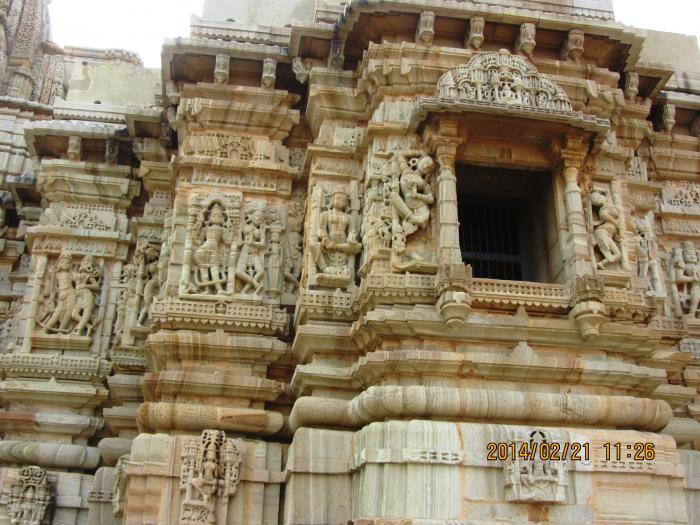 50 વર્ષ પહેલાં તેમજ પ્રાચીનકાળમાં માતા-પિતાને 4, 5 કે 6 સંતાનો રહેતાં હતાં. જૈન સમાજમાં પણ આ વ્યવસ્થા હતી. ધીરેધીરે આ વ્યવસ્થા બદલાતાં બાળકોની સંખ્યા 4, 3, 2 થઇ. હવે 'હમ દો-હમારે એક'ની ફેશન ચાલી છે.