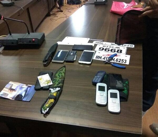 ખત્રીએ પછી ગુટખાના બિઝનેસમાં પણ ઝંપલાવ્યું અને તેના ભત્રીજા સફદરને દુબઈ સ્થાયી કરી ધંધો શૂ કર્યો. દુબઈમાં તે હોટ ખૈની નામની ગુટખા બ્રાન્ડની નિકાસ કરે છે જ્યારે હાર્ટ નામની ગુટખા બ્રાન્ડથી ઉત્પાદન પણ શરૂ કર્યું છે. ખત્રી બિઝનેસમેન હોવાની છાપ છે પણ તેના ધંધા શંકાસ્પદ છે.