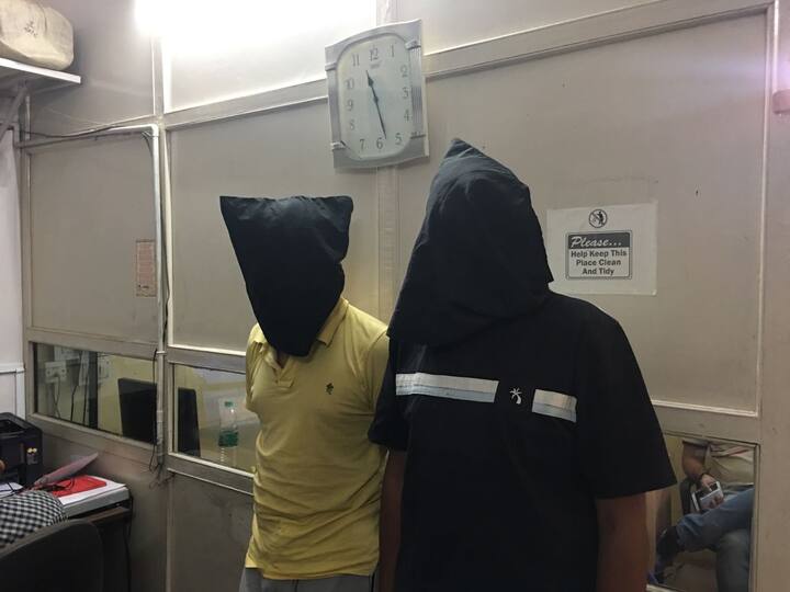 વસીમે આઇએસ હેન્ડલર સાથે વાત કરવા માટે નિંઝા ફોક્સ જેવી પ્રોફાઇલ આઇડી બનાવી રાખ્યું હતું જ્યારે તેના હેન્ડલરે બિગ કેટ પ્રોફાઇલ સાથે ટેલિગ્રામ એપ મારફતે વાત કરતો હતો.