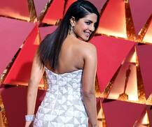 Oscars: સિલ્વર ગાઉનમાં રેડ કાર્પેટ પર છવાઇ પ્રિયંકા ચોપરા, જુઓ તસવીરો 