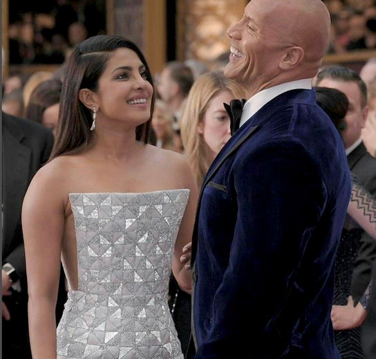 Oscars: સિલ્વર ગાઉનમાં રેડ કાર્પેટ પર છવાઇ પ્રિયંકા ચોપરા, જુઓ તસવીરો 