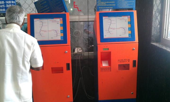 થોડા દિવસ પહેલાં ઝારખંડના ટાટાનગર રેલવે સ્ટેશન પર એસબીઆઈએ ઓટોમેટિક ટિકિટ વેન્ડિંગ મશીન લગાવ્યું છે, જેનો ઉપયોગ ટિકિટ કાઢવા માટે કરવામાં આવે છે. પ્રવાસીઓની સુવિધાઓ માટે ટિકિટ પ્રિન્ટ થઈને બહાર નીકળશે.