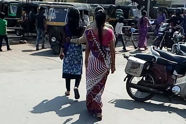 મહિલાની ફરિયાદના આધારે અઠવા પોલીસે અકમલને ત્યાં તપાસ કરતાં ત્યાંથી રૂમમાં લાગેલા કેમેરા મળી આવ્યાં હતાં. જેમાં અકમલ મા-દીકરી સાથેના સેક્સ સંબંધનો વીડિયો પણ મળી આવ્યો હતો. પોલીસે તાંત્રિકની રૂમમાંથી કેમેરા કોમ્પ્યુટર જપ્ત કર્યું છે. જેમાં બાબાની કામલીલા કેદ થઈ હોવાનું માનવામાં આવે છે. 