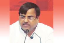 રેપના આરોપી ગાયત્રી પ્રજાપતિ દેશ છોડવાની ફિરાકમાં, એરપોર્ટ પર એલર્ટ જારી