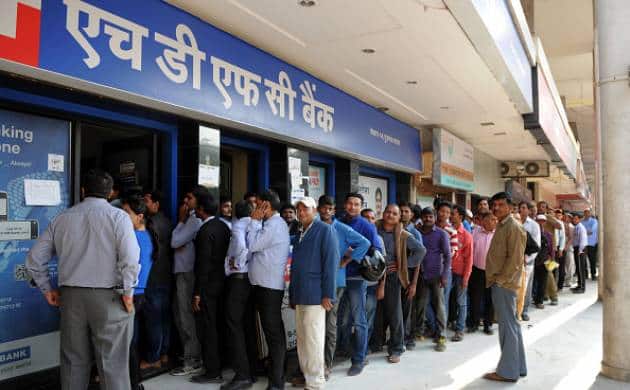 ICICI મૂળ બ્રાન્ચ સિવાય અન્ય બ્રાન્ચમાં એક મહીનામાં પહેલી વારના ટ્રાન્ઝેકશનને ફ્રી રાખ્યું છે. ત્યારબાદ પ્રતિ ૧૦૦૦ રૂપિયા પર ૫ રૂપિયા ચાર્જ લાગશે. તેના માટે લઘુત્તમ ચાર્જ ૧૫૦ રૂપિયા રાખવામાં આવ્યો છે.