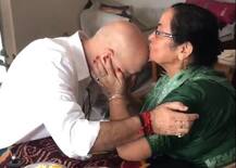 અનુપમ ખેરે માતા સાથે આમ ખાસ અંદાજમાં મનાવ્યો B’Day, જુઓ વીડિયો