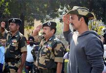 બોલીવુડના આ સુપરસ્ટારે 12 શહીદ જવાનોના પરિવારને આપ્યા 9-9 લાખ રૂપિયા, જાણો વિગત