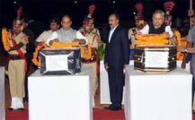 બોલીવુડના આ સુપરસ્ટારે 12 શહીદ જવાનોના પરિવારને આપ્યા 9-9 લાખ રૂપિયા, જાણો વિગત