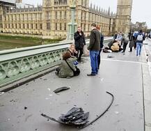 લંડનમાં બ્રિટિશ સંસદની બહાર આતંકવાદી હુમલો, પાંચના મોત, હુમલાખોર ઠાર મરાયો